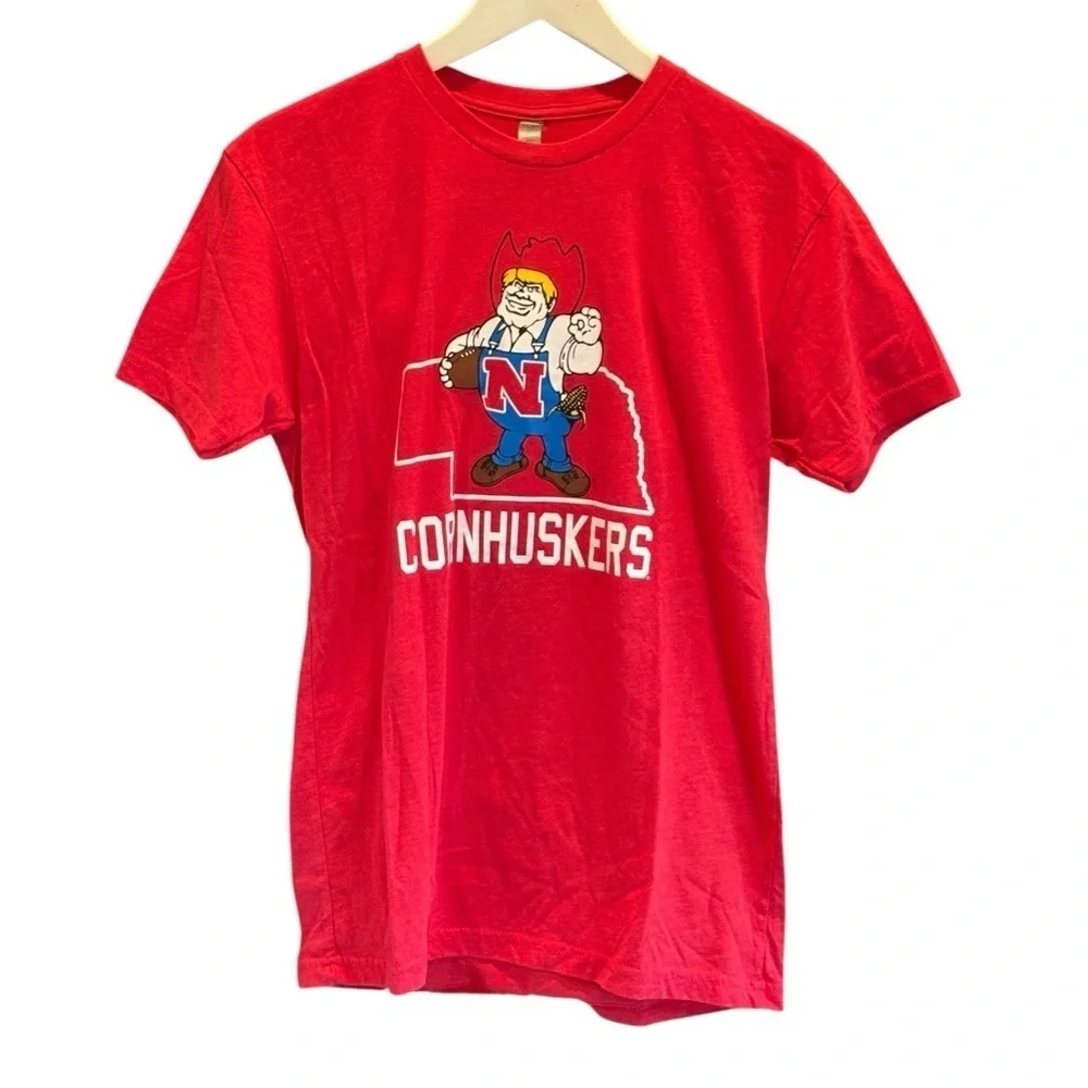 Nebraska Cornhusters Vintage-style T-shirt Herbie Husker Size Small Womens
